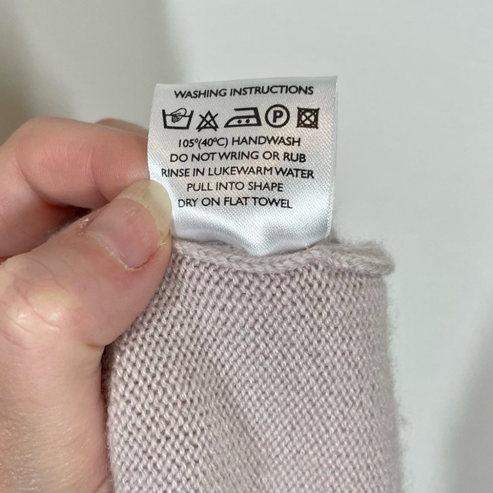 Frances Austen Reversible V 100% Scottish Cashmere in Blush - Picture 10 of 10